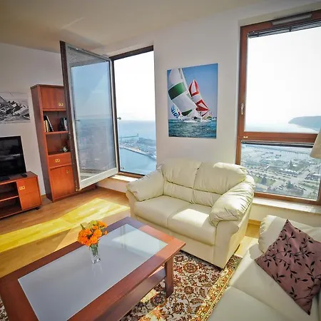 Luxury Rockefeller - Sea Towers Apartment